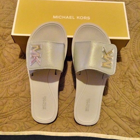Michael Kors MK Slides Sandals - Picture 6 of 10